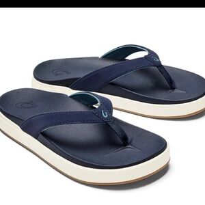 OluKai Nu‘a Pi‘o Sandals Blue Womens Size 10 Nua Pio Flip Flops Thongs